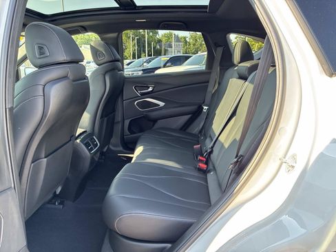 Used 2025 Acura RDX SH-AWD image 15