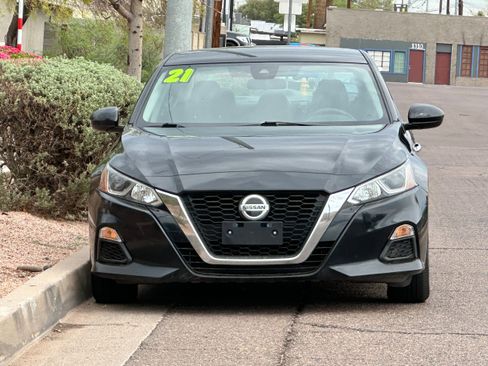 Used 2021 Nissan Altima 2.5 S w/ Driver Assist Package image 2