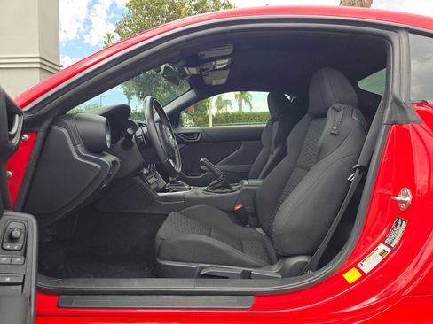 Used 2023 Toyota GR86 w/ ALL Weather Mat Package (TMS) RWD image 17