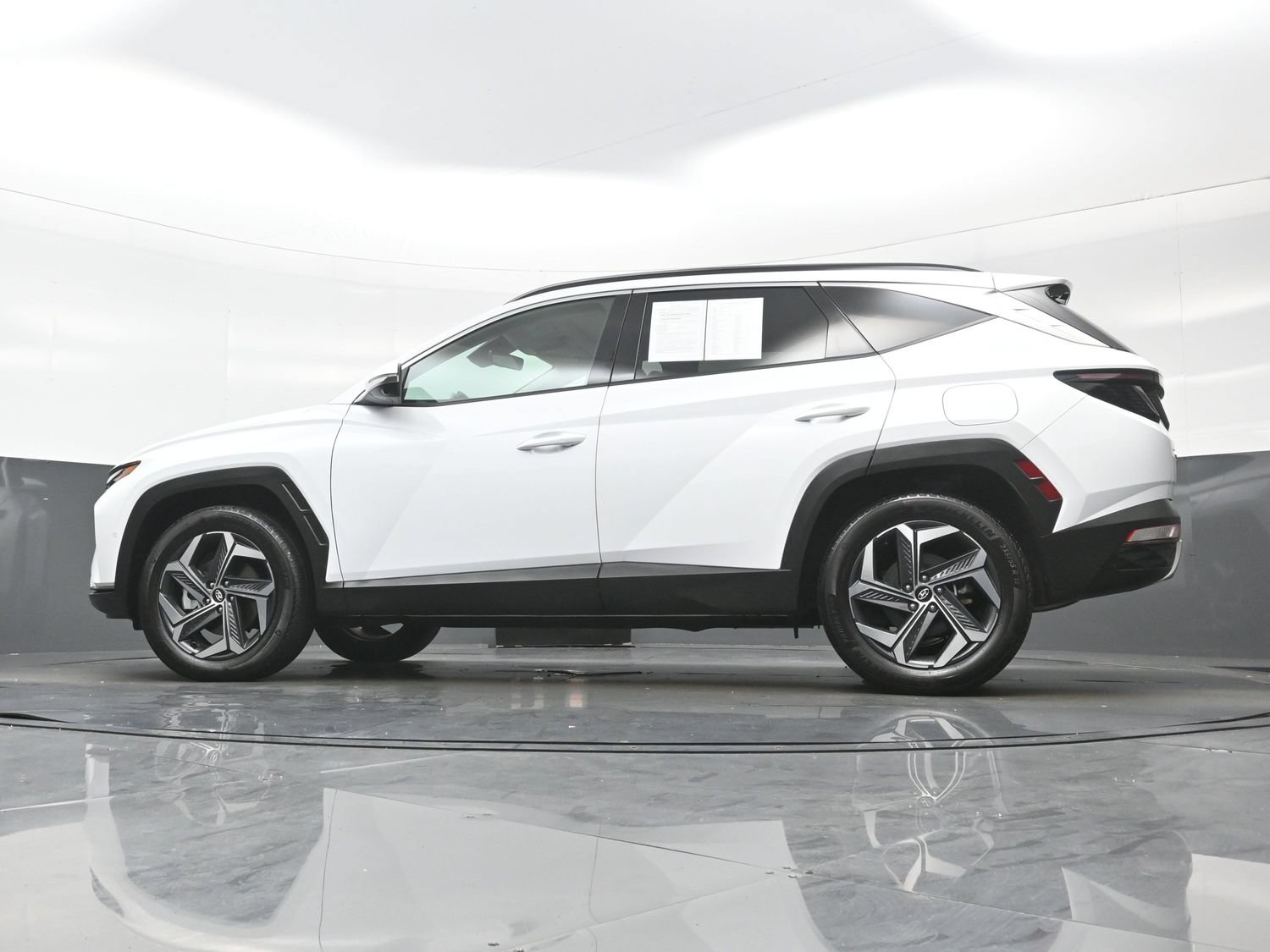 Certified 2024 Hyundai Tucson Limited AWD/4WD image 30