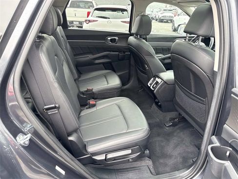 Used 2023 Kia Sorento SX image 11