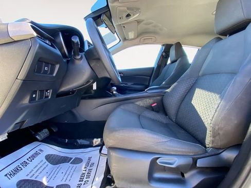 Used 2021 Toyota C-HR LE image 9