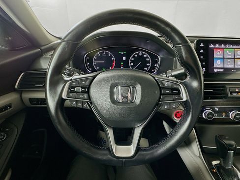 Used 2018 Honda Accord Touring image 11