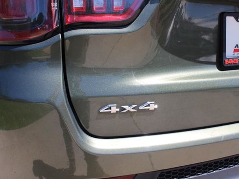 Used 2020 Jeep Compass Latitude w/ Popular Equipment Group AWD/4WD image 42
