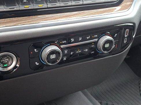 Used 2024 Chevrolet Silverado 1500 LT Trail Boss AWD/4WD image 15