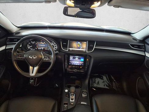 Used 2020 INFINITI QX50 Luxe w/ Navigation Package FWD image 17
