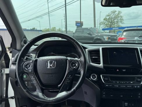 Used 2018 Honda Pilot Elite image 16