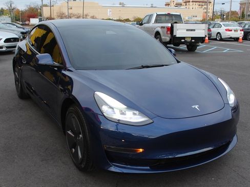 Used 2021 Tesla Model 3 Standard Range Plus image 4