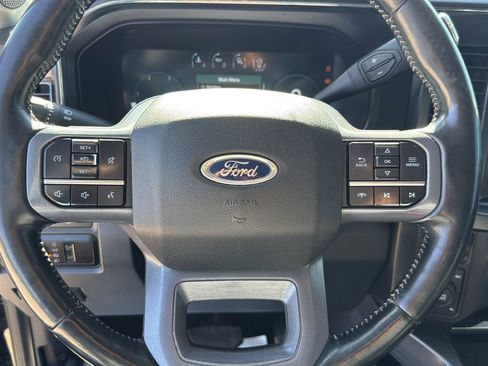 Used 2023 Ford F250 Lariat w/ Sport Appearance Package AWD/4WD image 11
