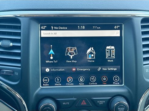 Used 2018 Jeep Grand Cherokee Limited image 31