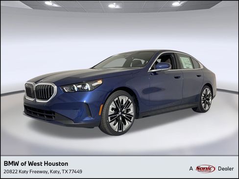 Used 2026 BMW 530i xDrive w/ Executive Package image 1