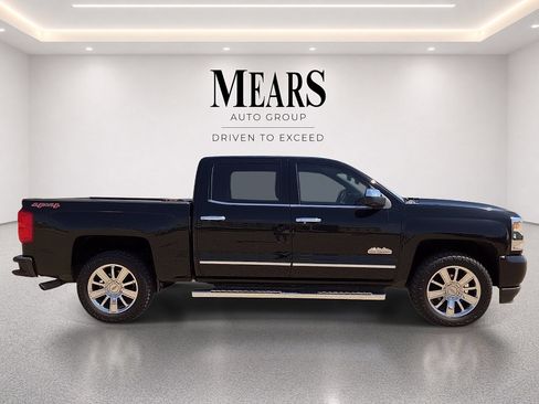 Used 2016 Chevrolet Silverado 1500 High Country w/ High Country Premium Package AWD/4WD image 6