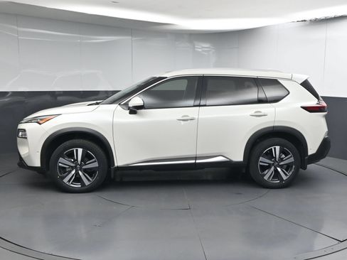 Certified 2023 Nissan Rogue SL w/ SL Premium Package AWD/4WD image 4
