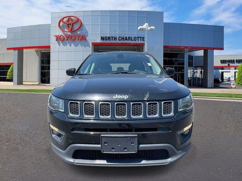 Used 2018 Jeep Compass Latitude w/ Popular Equipment Group FWD image 2