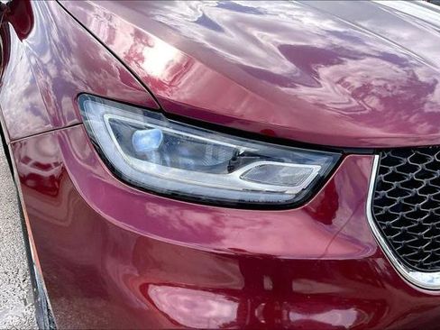 Certified 2023 Chrysler Pacifica Touring-L FWD image 33