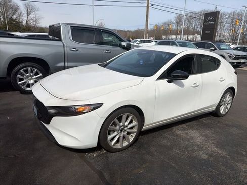 Used 2024 MAZDA MAZDA3 s FWD image 3