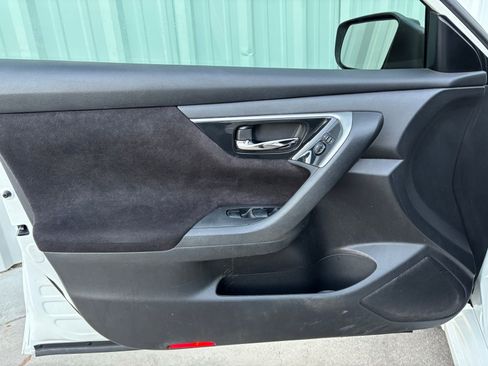 Used 2013 Nissan Altima 2.5 SV image 13