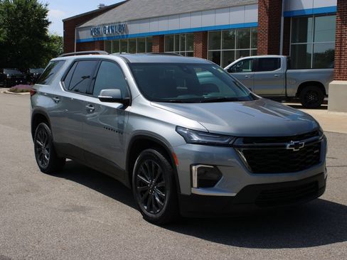Certified 2023 Chevrolet Traverse RS w/ LPO, Floor Liner Package AWD/4WD image 4