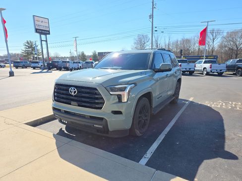 Used 2024 Toyota Sequoia SR5 image 1