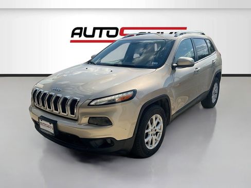 Used 2015 Jeep Cherokee Latitude AWD/4WD image 3