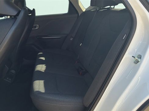 Certified 2025 Kia K4 image 15