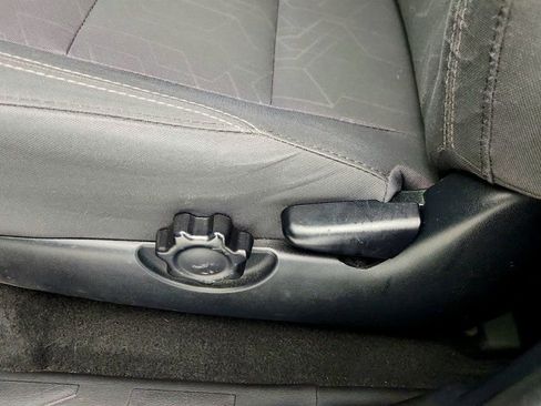 Used 2017 Toyota Tacoma TRD Off-Road image 11