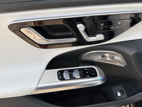 Used 2025 Mercedes-Benz E 350 Sedan image 13