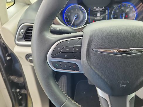 Used 2023 Chrysler Voyager LX FWD image 27