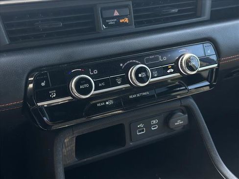 Used 2024 Honda Pilot Sport image 15