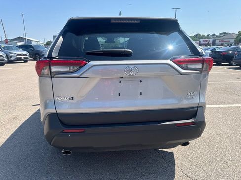 Used 2025 Toyota RAV4 XLE AWD/4WD image 6