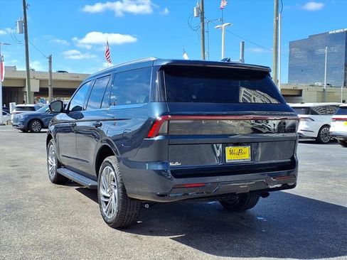 New 2026 Lincoln Navigator Premiere AWD/4WD image 6