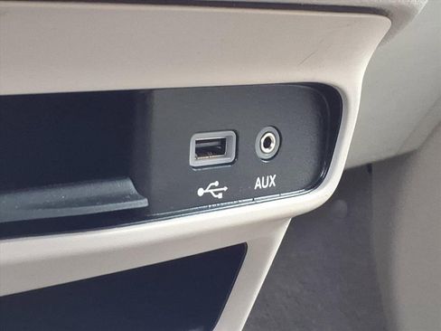 Used 2017 Chrysler Pacifica Touring image 22