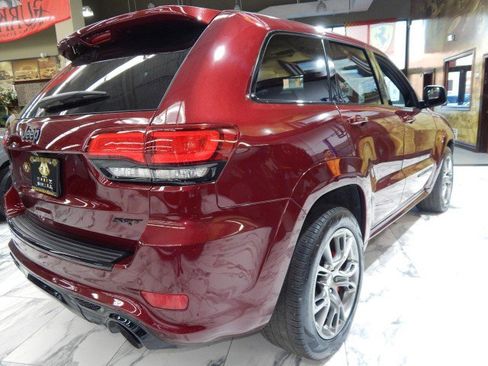 Used 2021 Jeep Grand Cherokee SRT image 5