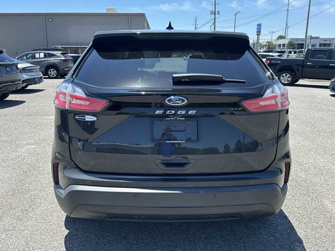 Used 2021 Ford Edge SE FWD image 8