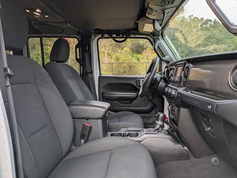 Used 2021 Jeep Wrangler Unlimited Willys image 31