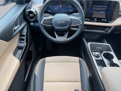 New 2026 Chevrolet Equinox ACTIV AWD/4WD image 12
