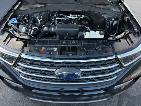 Used 2023 Ford Explorer XLT w/ Equipment Group 202A AWD/4WD image 38