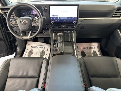 Used 2026 Lexus GX 550 AWD/4WD image 13