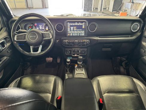 Used 2021 Jeep Wrangler Unlimited Sahara w/ Cold Weather Group image 17