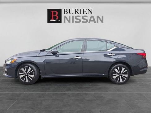 Used 2022 Nissan Altima 2.5 SL AWD/4WD image 2