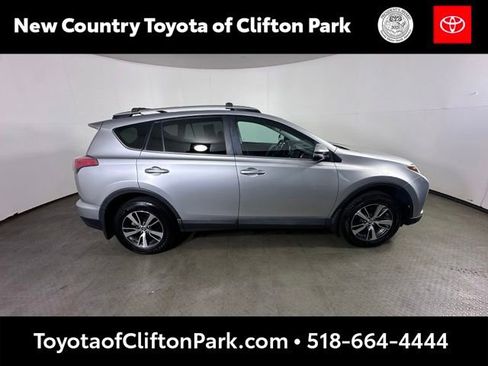 Used 2016 Toyota RAV4 XLE AWD/4WD image 2