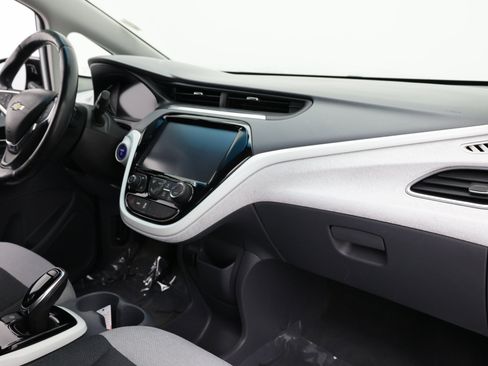 Used 2021 Chevrolet Bolt LT FWD image 40