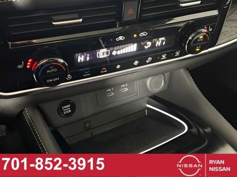 Certified 2025 Nissan Rogue Platinum w/ Platinum Premium Package image 23