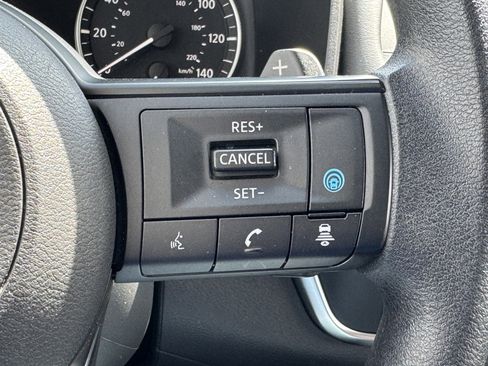 Used 2024 Nissan Rogue SV AWD/4WD image 16