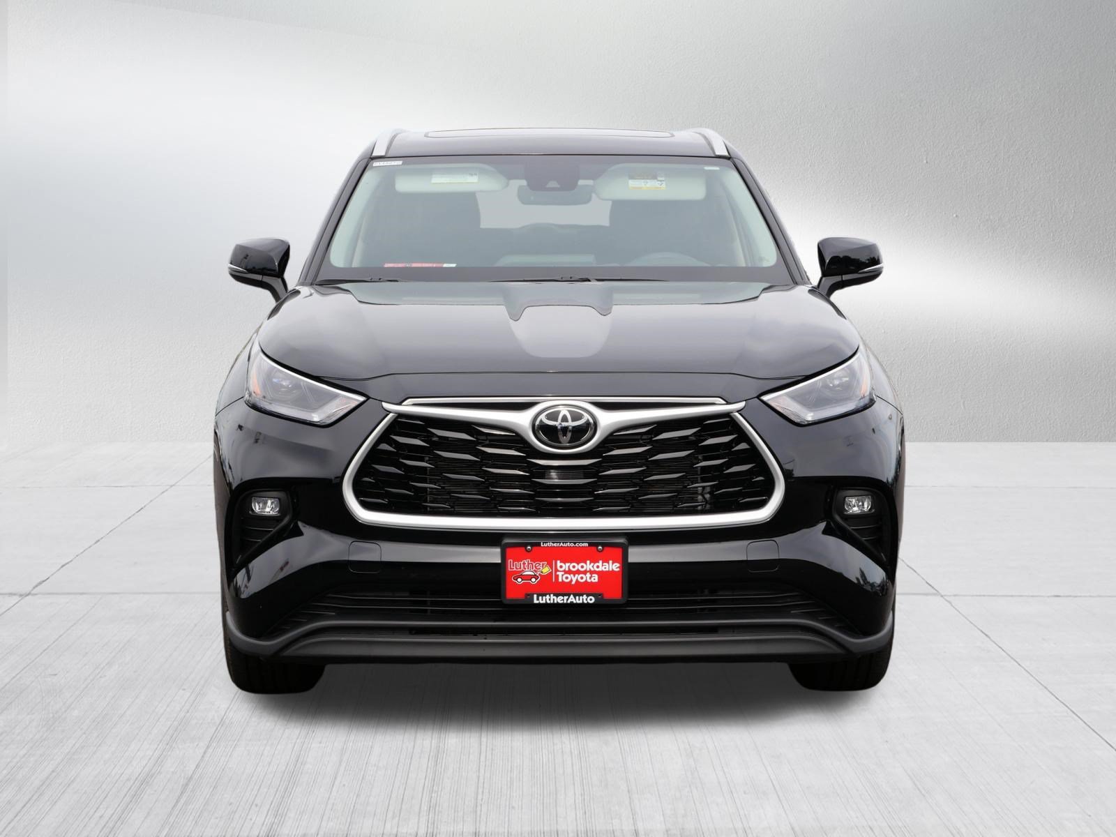 Certified 2026 Toyota Highlander XLE AWD/4WD image 2