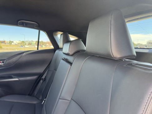 Used 2024 Toyota Venza XLE image 16