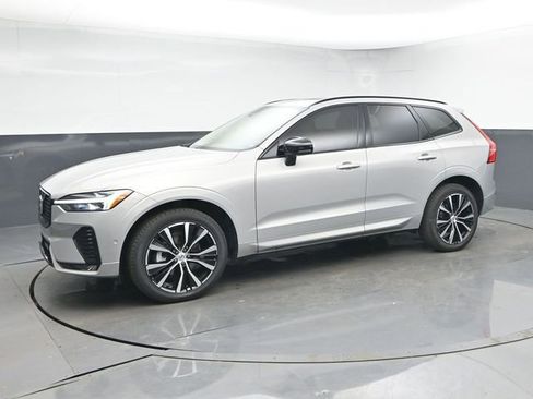 Used 2024 Volvo XC60 B5 Plus w/ Protection Package Premier image 4