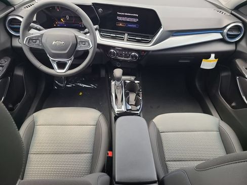 New 2026 Chevrolet Trax LT w/ Midnight Edition FWD image 13