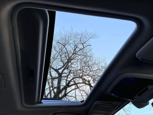 Used 2019 Subaru Crosstrek 2.0i Limited w/ Moonroof Package w/Navigation image 13