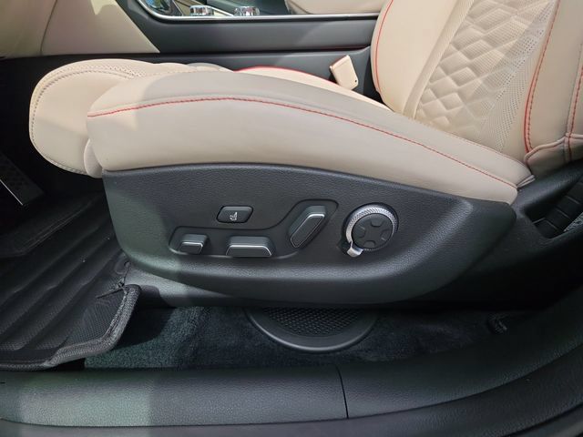 Used 2025 Genesis GV80 3.5T e-SC AWD/4WD image 12